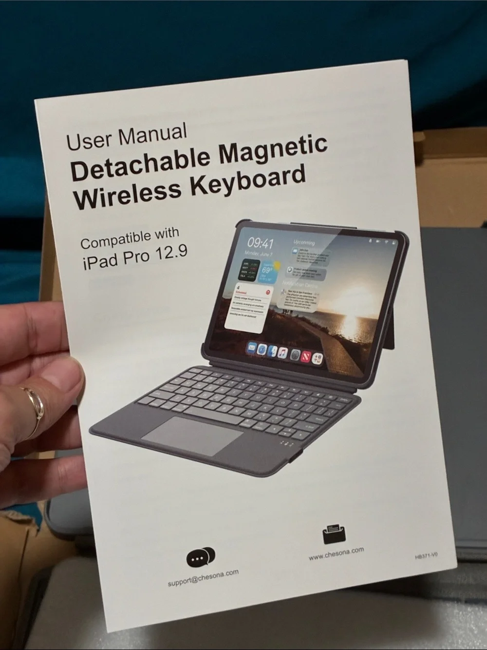 Gray Magnetic Detachable Tablet Keyboard Case